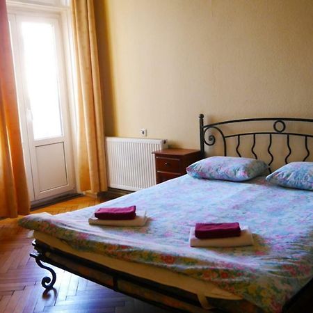 Two Bedrooms Apartment With Two Bathrooms Lviv Extérieur photo