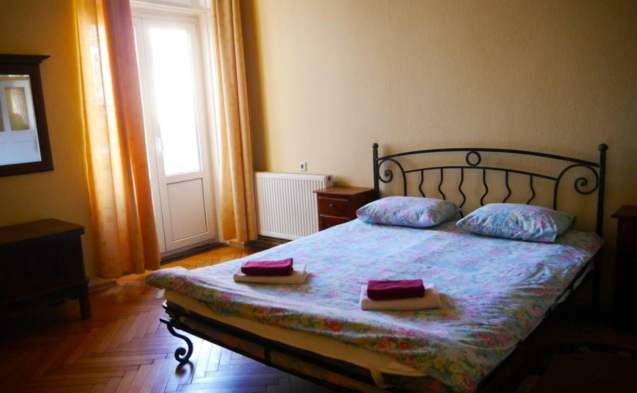 Two Bedrooms Apartment With Two Bathrooms Lviv Extérieur photo